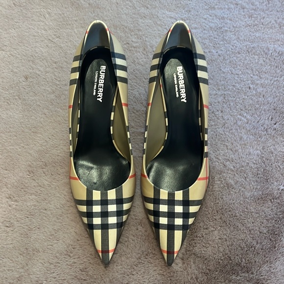 Burberry Kitten heel shoes - Picture 1 of 3